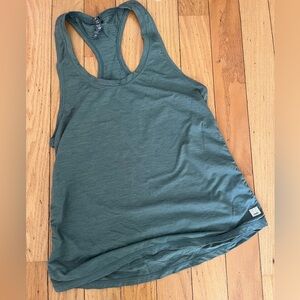 Vuori Liz performance tank—kelp